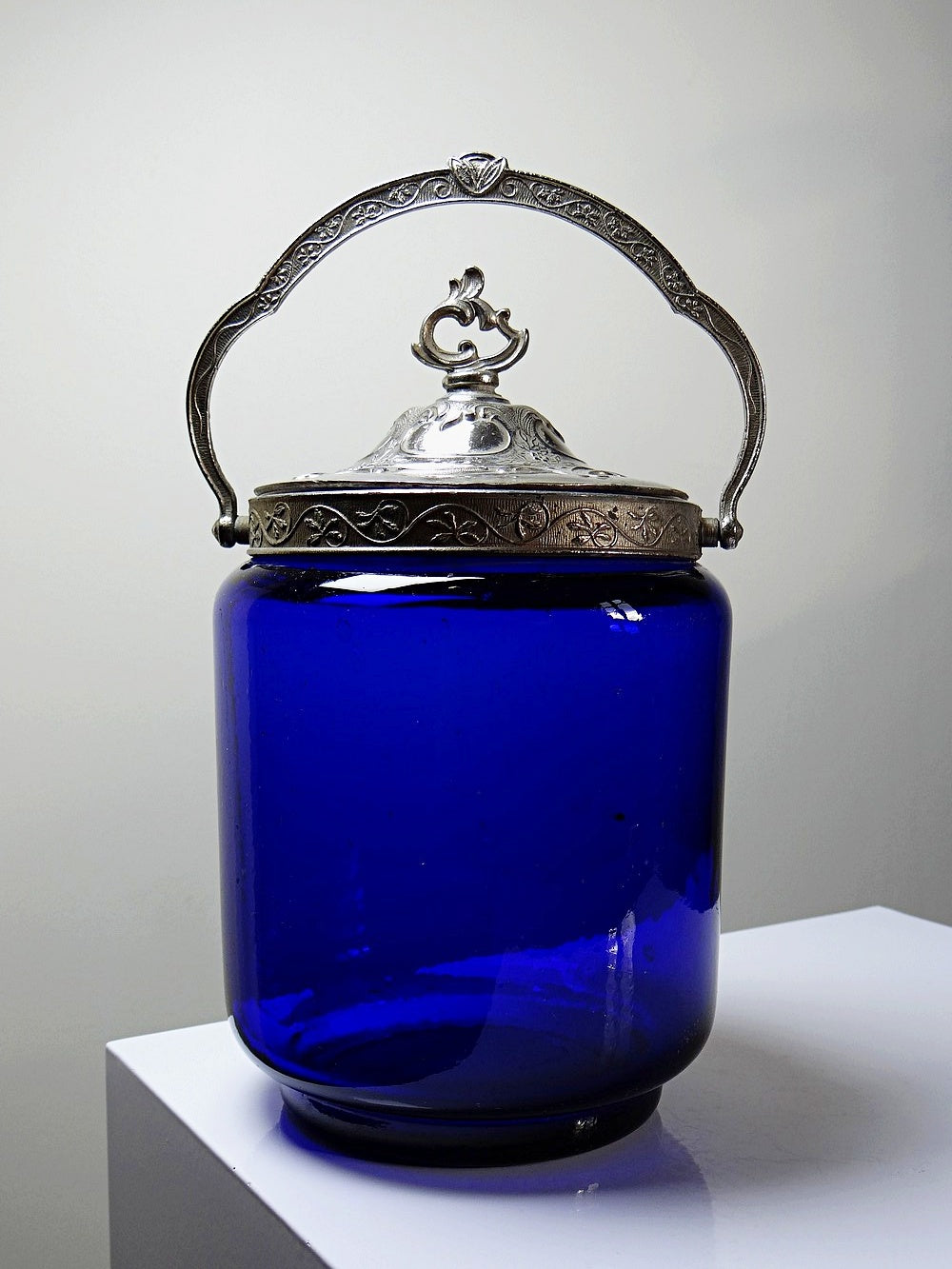 Vintage Bonbonniere blaues Kobaltglas versilbertes Metall