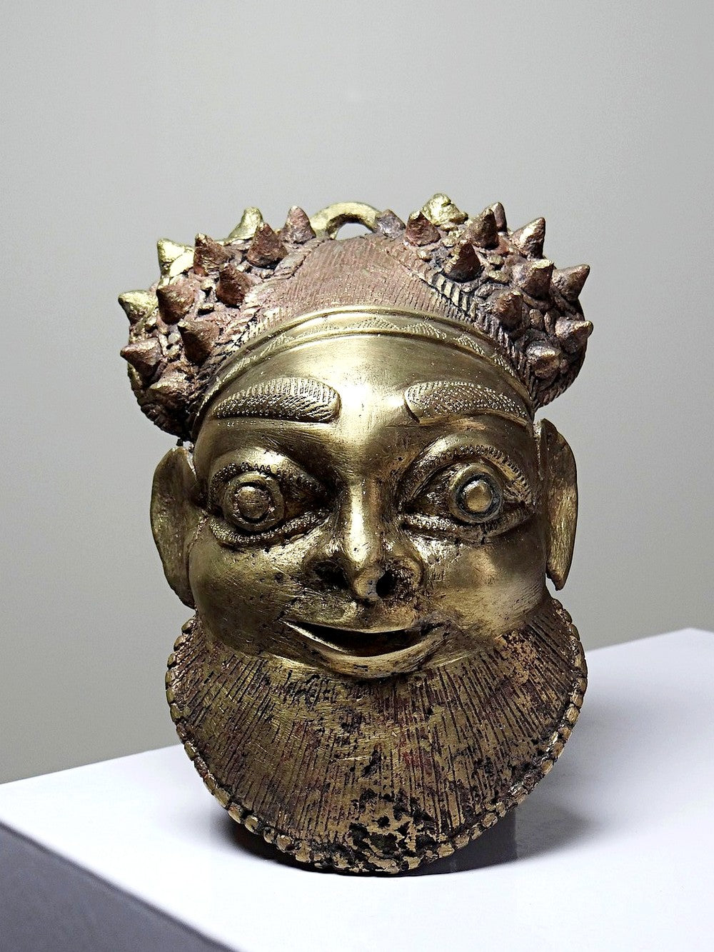 Vintage Maske Oba von Bamoun für GoldDekoration vergoldete Bronze