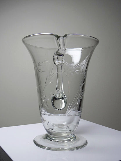 Vintage Glaskrug mit Blumendekor, Böhmen, rad-graviert