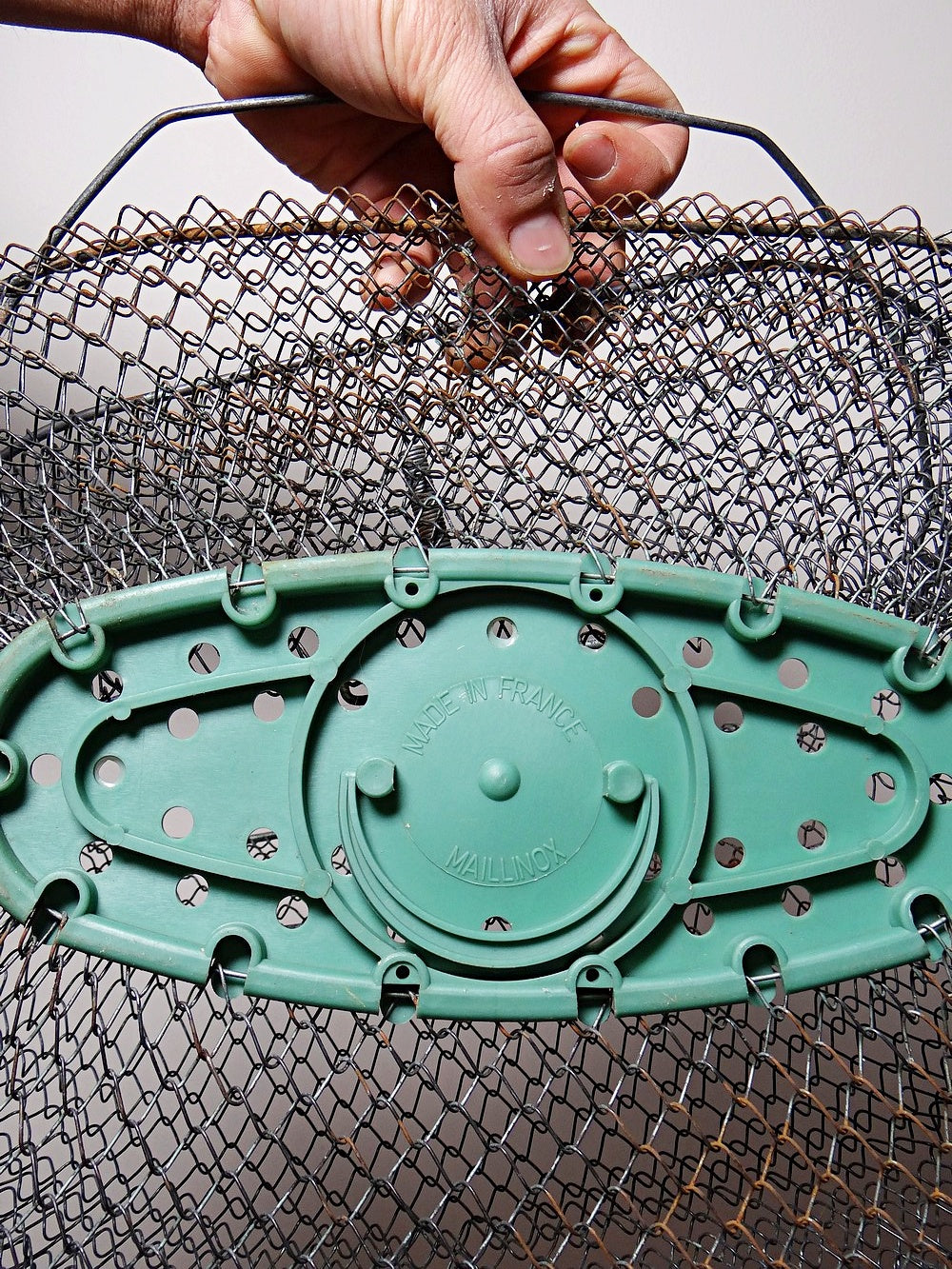 Vintage Servieraccessoire von Maillinox XL Fischreuse Grün Metall Rost
