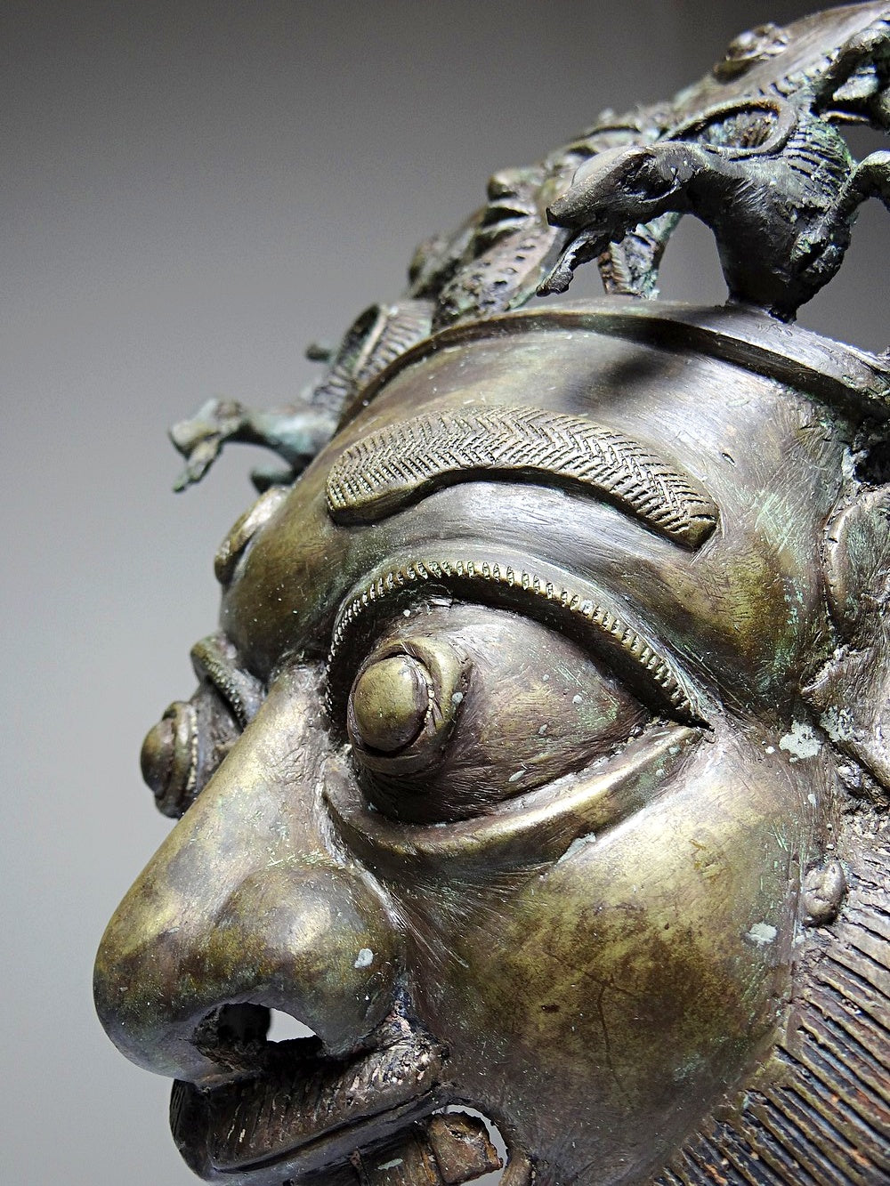 Vintage Bronzemaske Bamoun Kamerun braun Dekoration