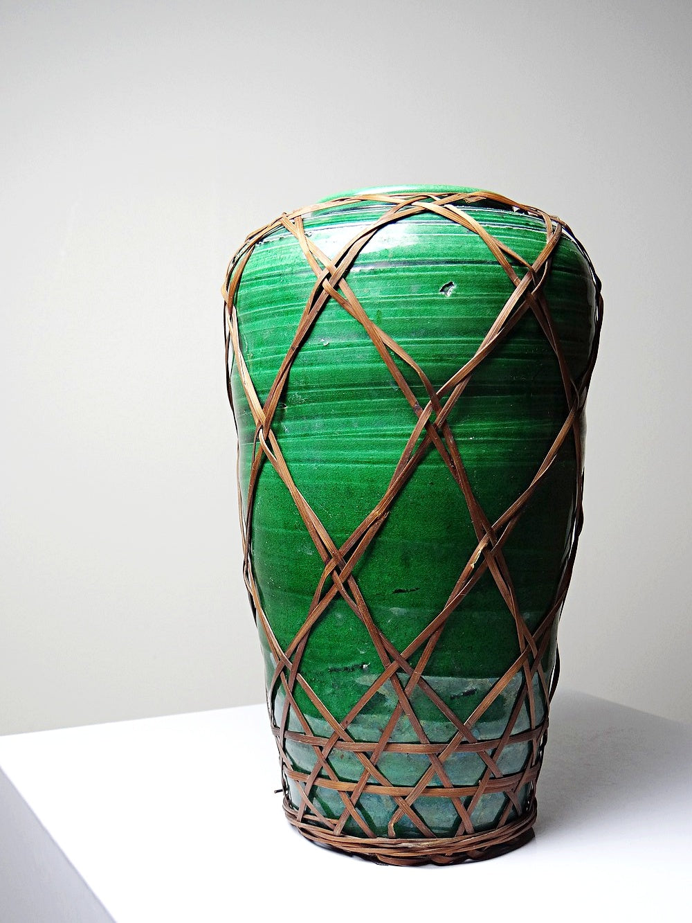 Vintage Vase Awaji-yaki mit Bambusflechtung Japan 1900-1930