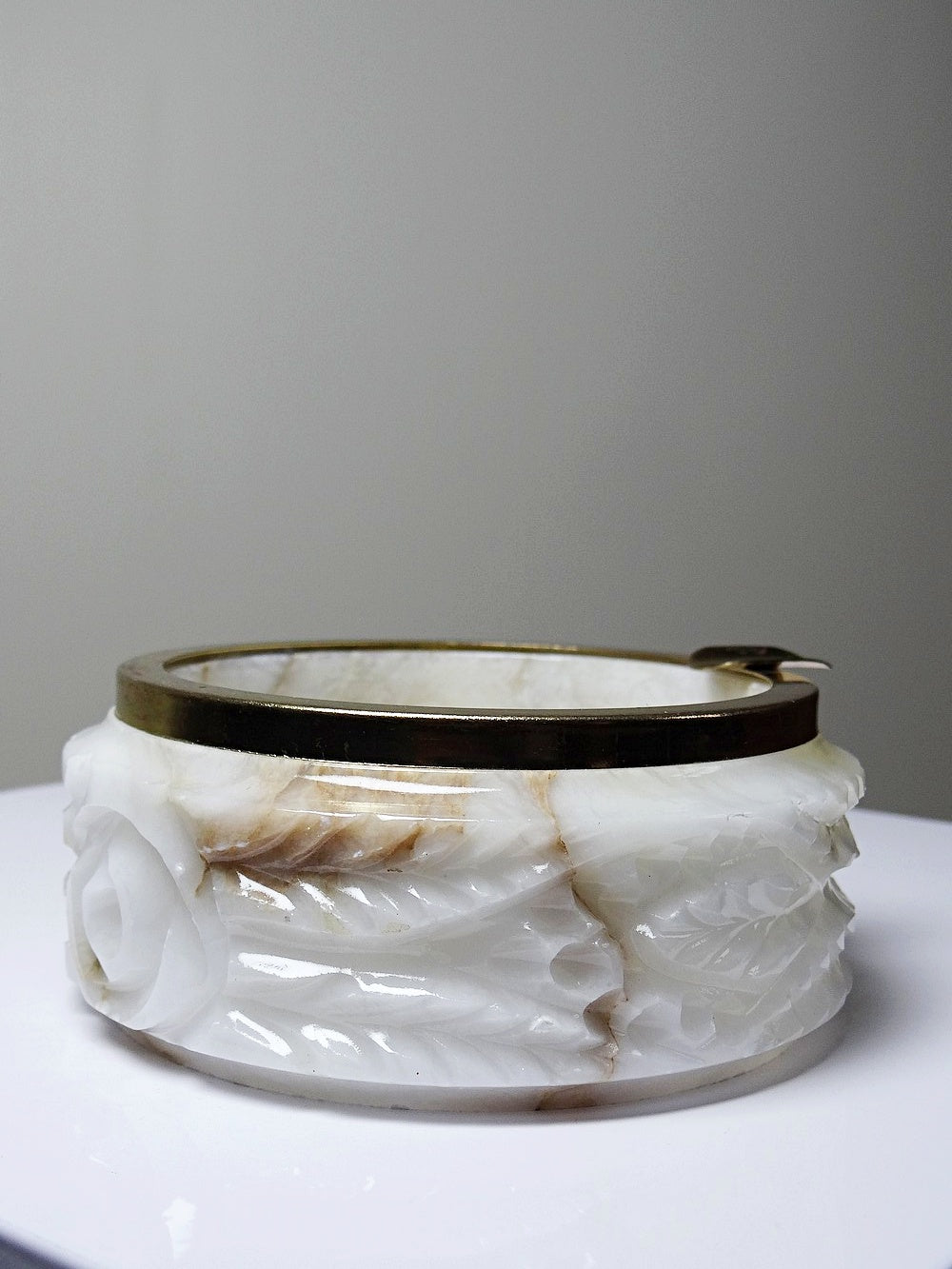 Vintage Aschenbecher Hollywood Regency Mid Century aus Alabaster und Metall