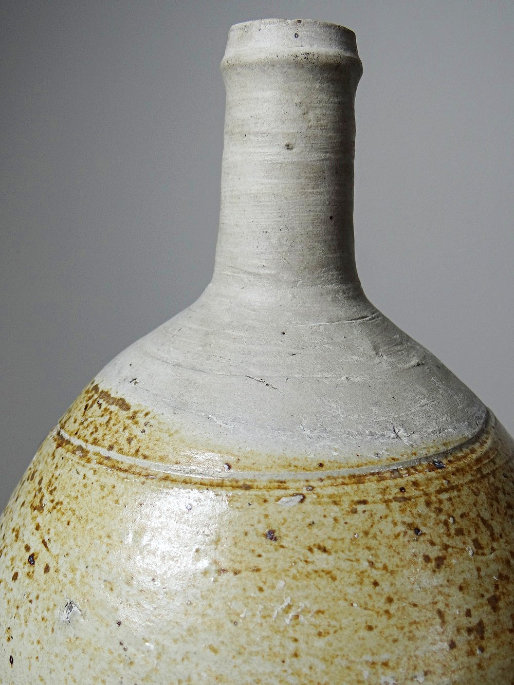 Vintage Steingut Korbflasche aus Puisaye mit Aschelasur