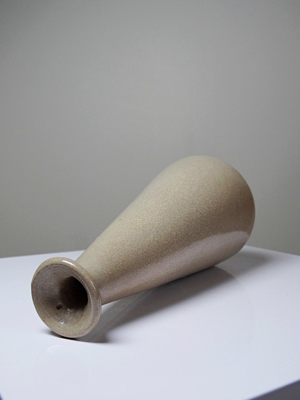 Vintage Art Déco Vase aus beigem Craquelé-Steingut, ca. 1930-1950
