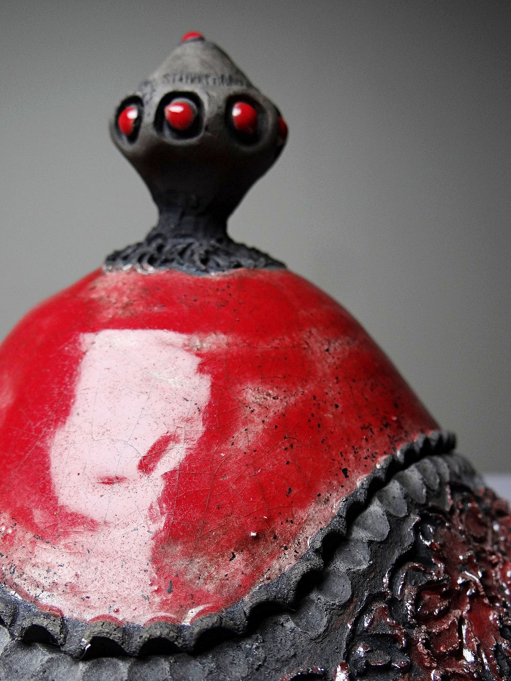 Vintage Schmuckdose RotKunst raku rot grau 2000er