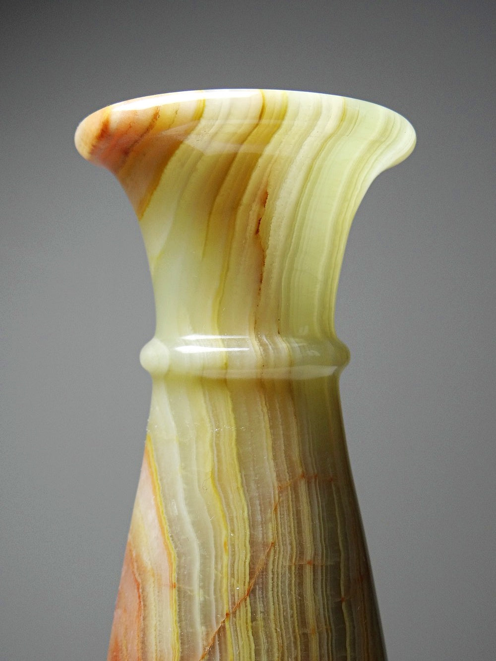Vintage Vase aus grün gestreiftem Onyx Italien grün beige rost