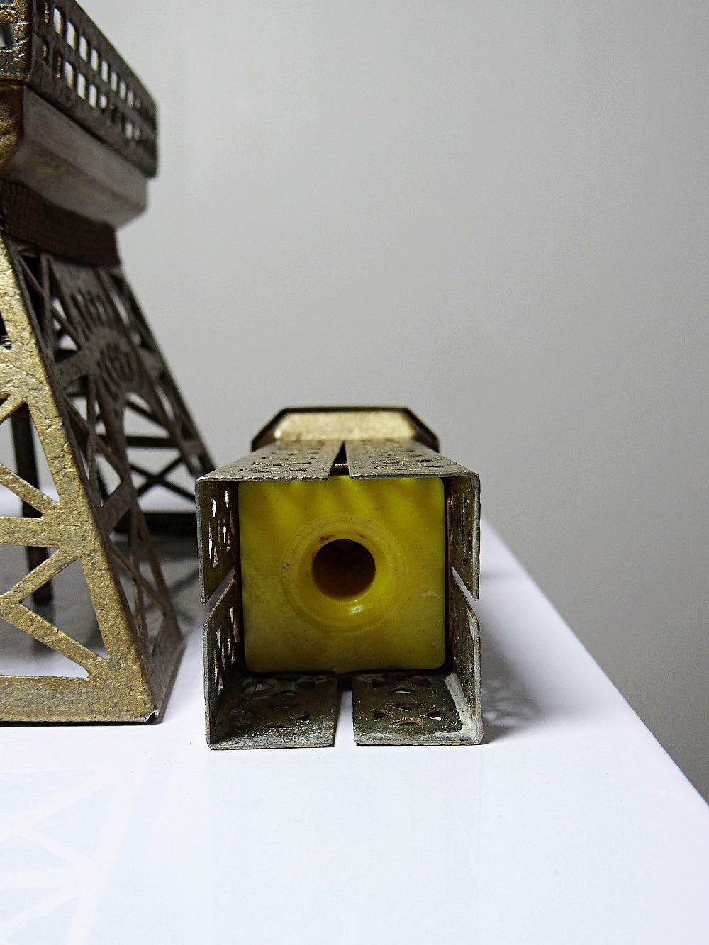 Vintage Likörflasche "Le Fiacre" Eiffelturm mit Spieluhr aus Japan
