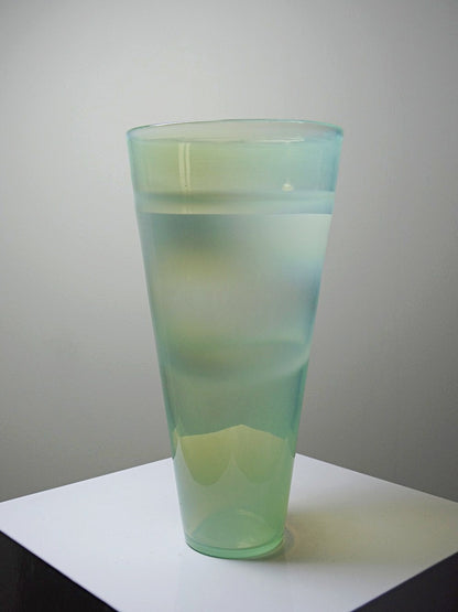 Vintage Vase im Kosta Boda Stil, opalinblaues Glas, handgeblasen