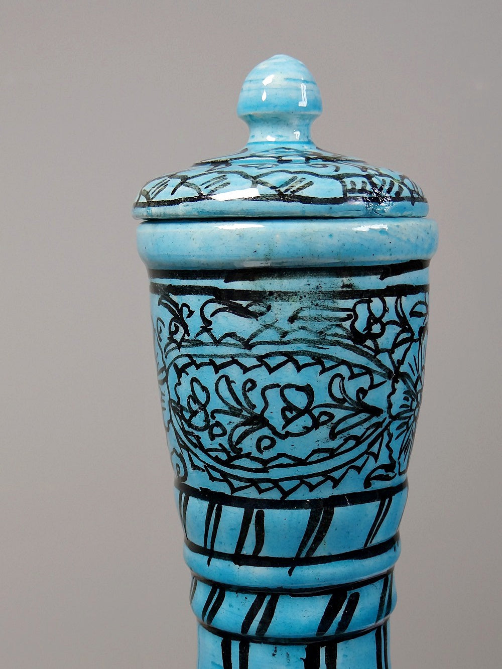 Vintage Vase Iznik Türkis von persisch Schwarzdekor Glasurkeramik