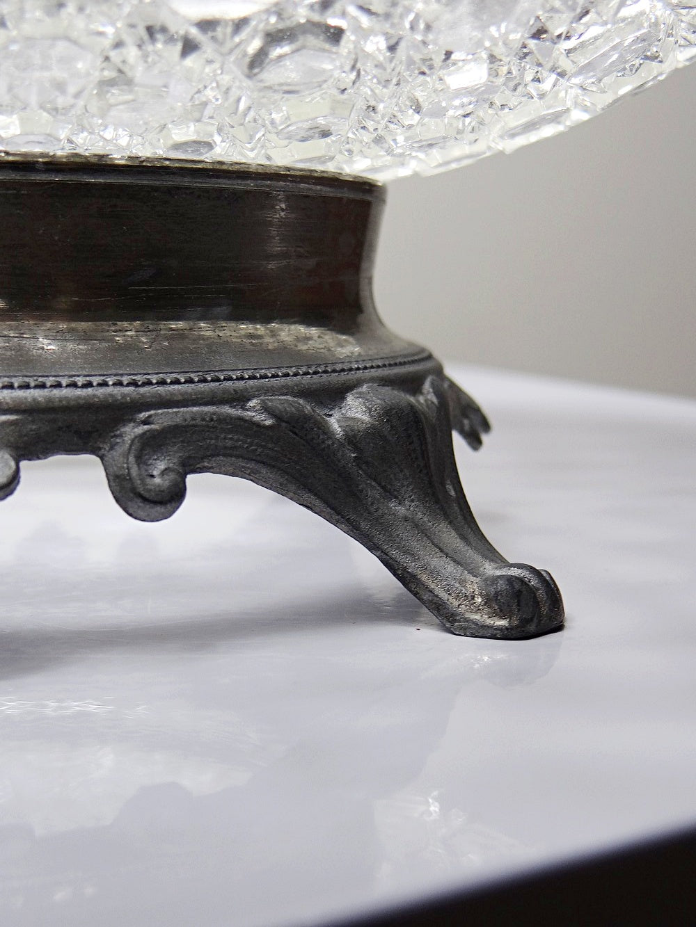 Vintage Schale von Baccarat für Pressglas mit Zinnfuß durchsichtig