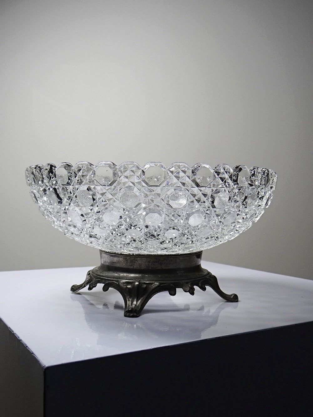 Vintage Pressglasschale von Baccarat für Geschirr, durchsichtig