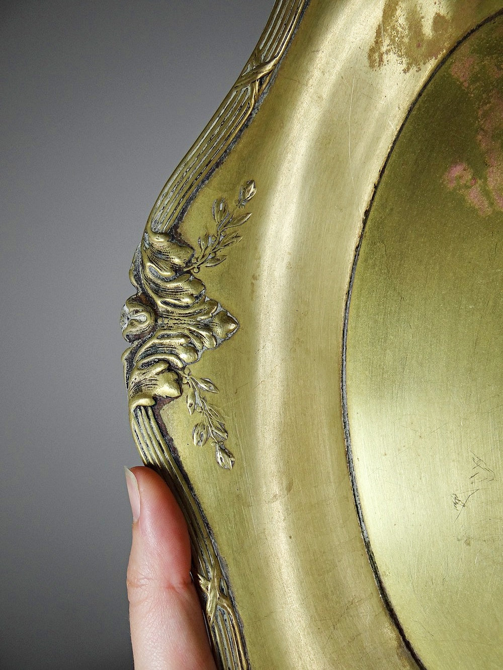 Vintage Schale im Louis XV Stil aus vergoldetem Metall mit Rocaille Dekor