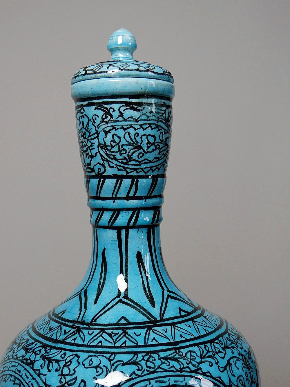 Vintage Vase Iznik Türkis von persisch Schwarzdekor Glasurkeramik