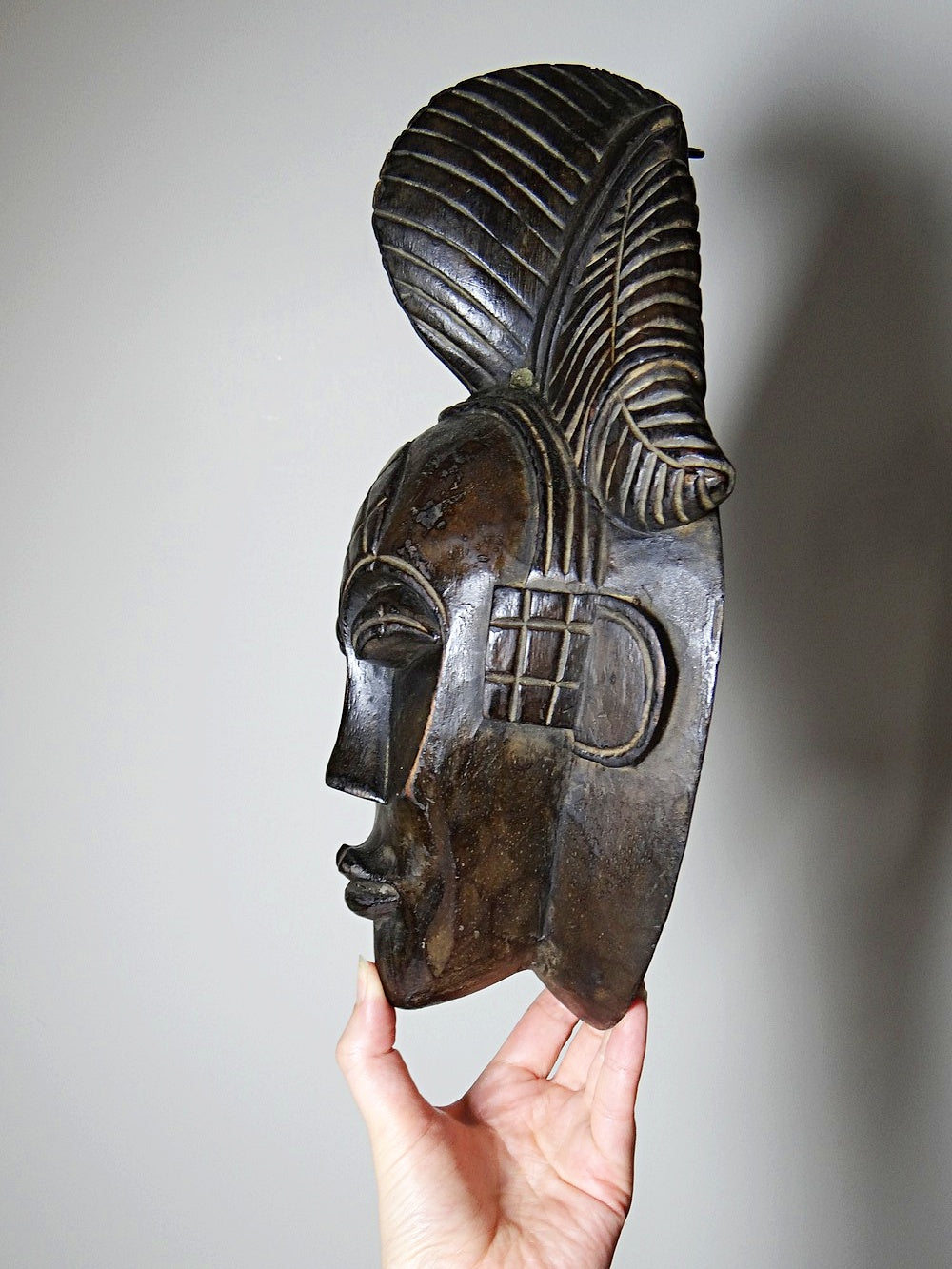 Vintage Wandmaske im Punu Tsangui Stil aus geschnitztem Holz