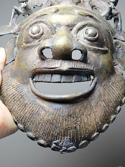 Vintage Maske Bamoun von GoldDekoration für Kamerun, Bronze