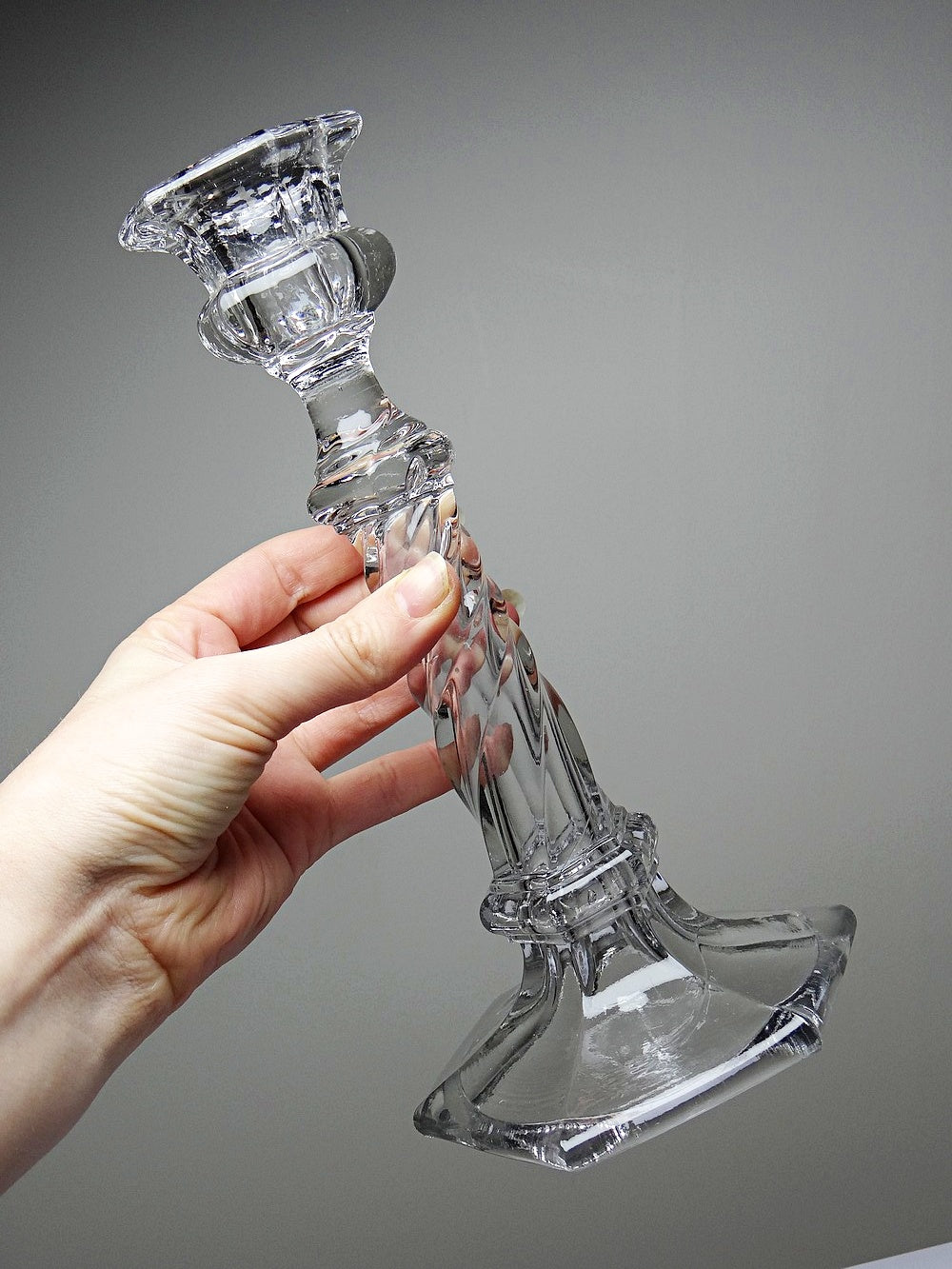 Vintage Kerzenhalter aus gedrehtem Pressglas durchsichtig Dekoration