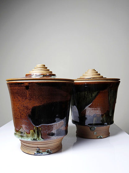 Vintage Servieraccessoire Set von 2 Steinguttopf von Studio Poterie braun-grün-schwarz-kupferfarben