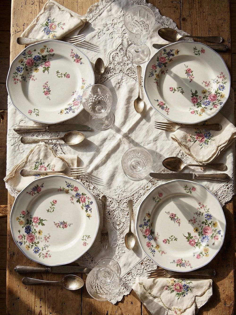 Set von 4 Vintage Teller von Bernardaud für B und C° florales Dekor