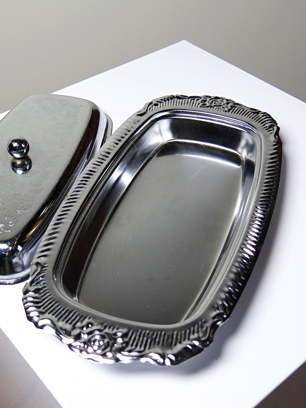 Vintage Butterdose silberfarben aus Metall und Edelstahl, Rococo-Stil 1960-1980er