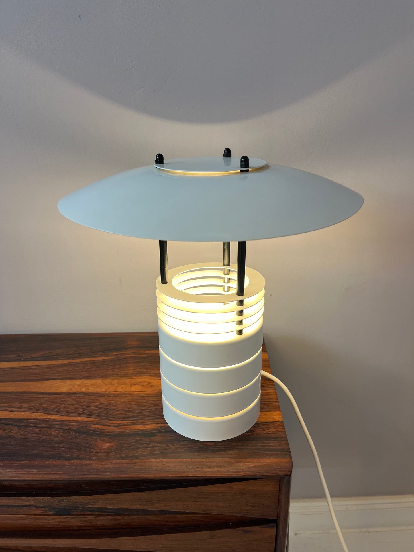Lampe de table vintage en métal blanc par Jørgen Buchwald pour Laterna Danica