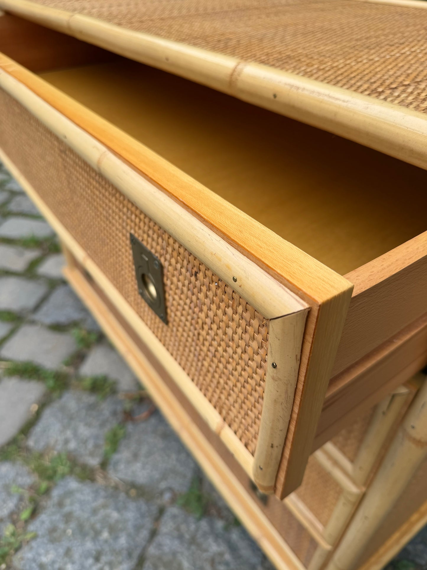 Vintage Kommode aus Rattan und Bambus von Dal Vera mit Messinggriffen
