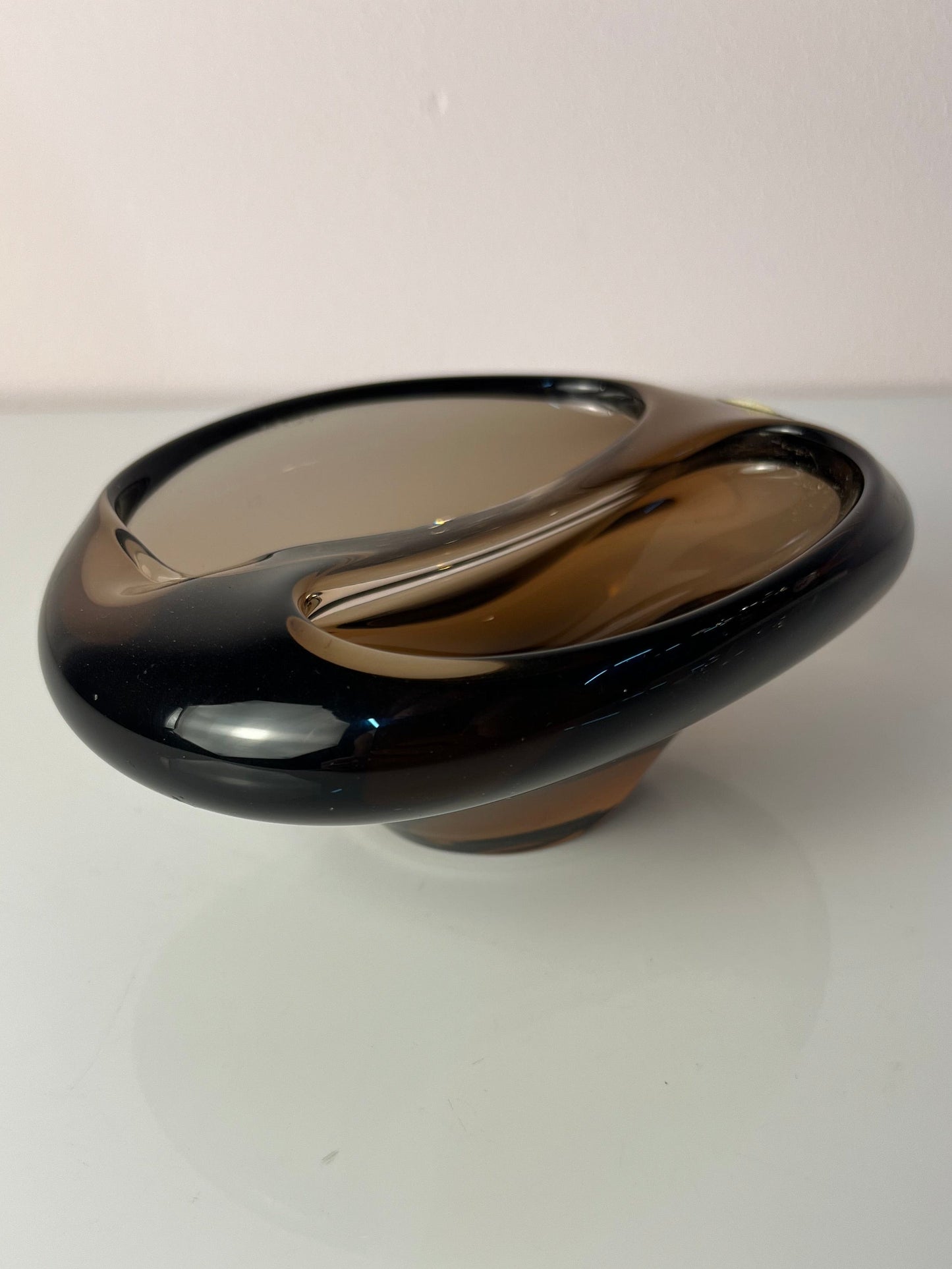 Vintage Aschenbecher aus grauem Glas von Miloslav Klinger für Železný Brod Sklo