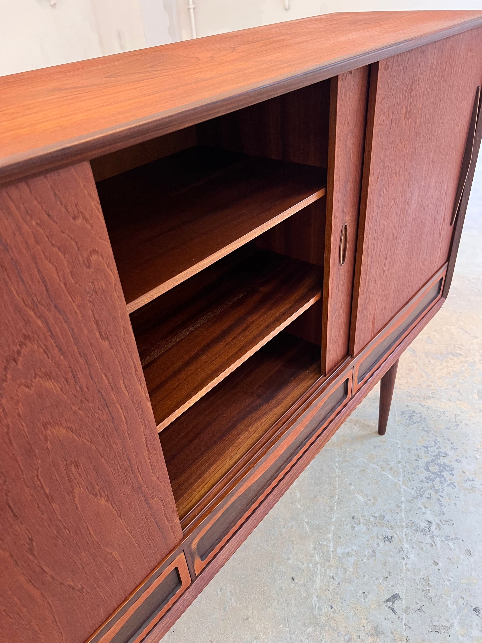 Vintage Highboard aus Teak aus Dänemark