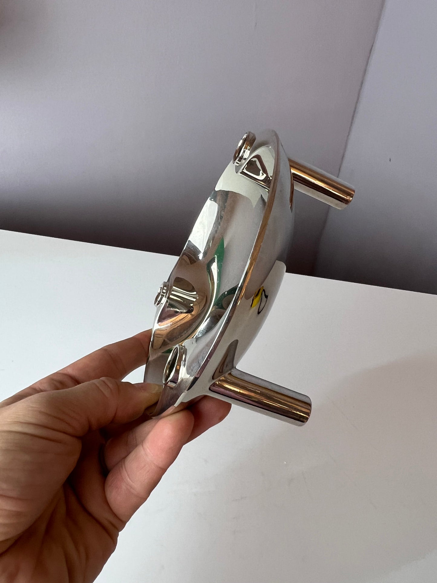 Ashtray made of fabric and nail