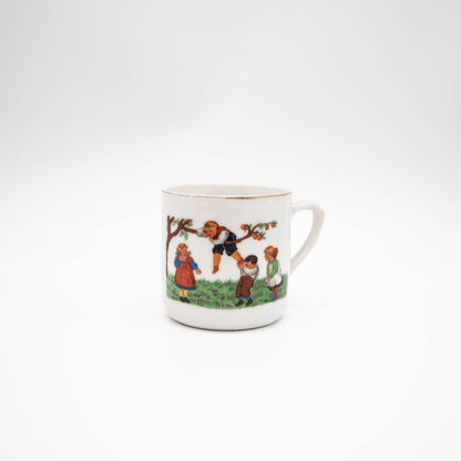 Vintage Kaffeetasse Porzellan mit Kindern im Apfelbaum, Art Deco