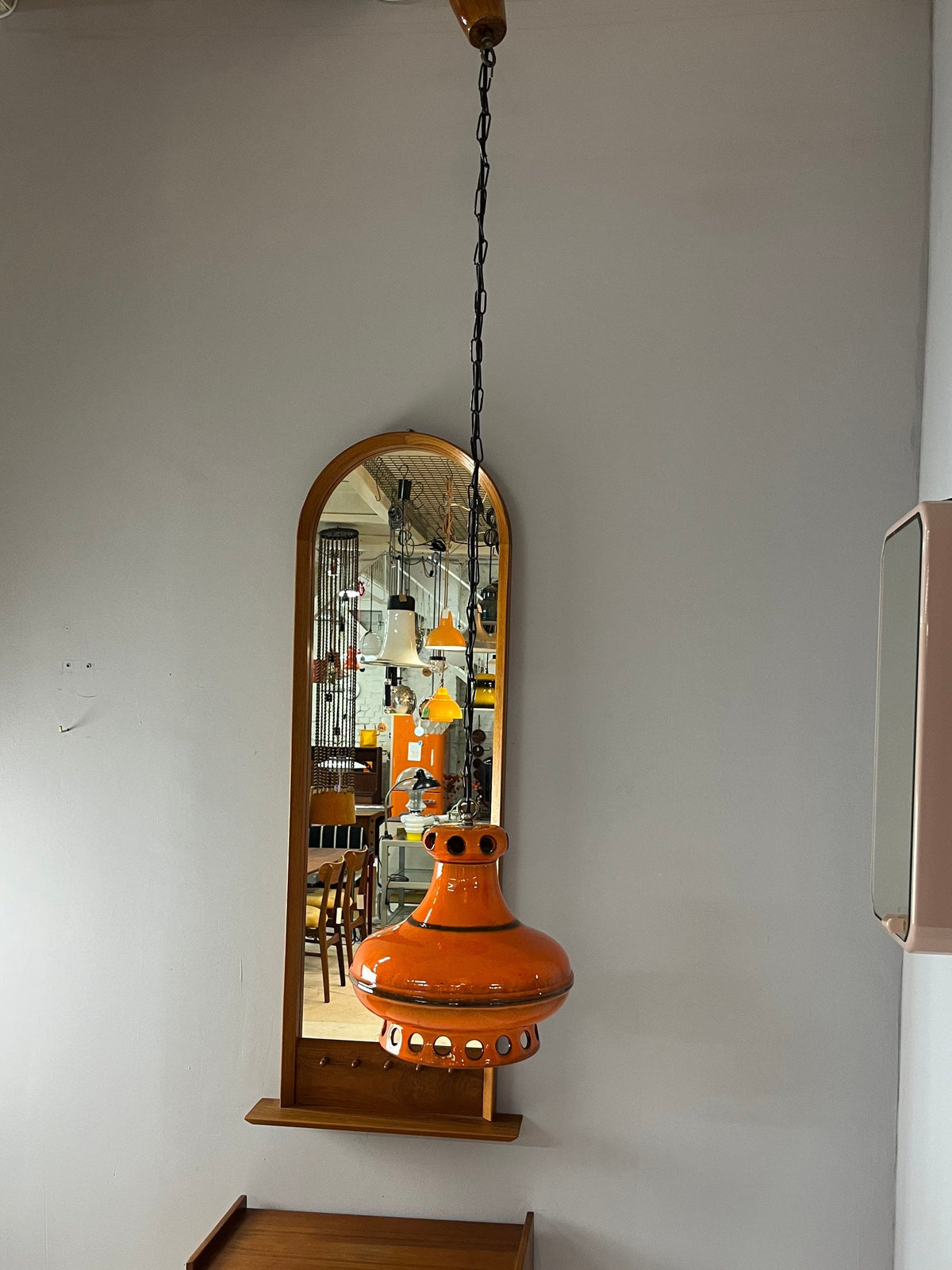 Vintage Keramiklampe orange mit Kette aus Westdeutschland