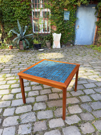 Quadratischer Beistelltisch Teak mit blauen Fliesen, Dänemark