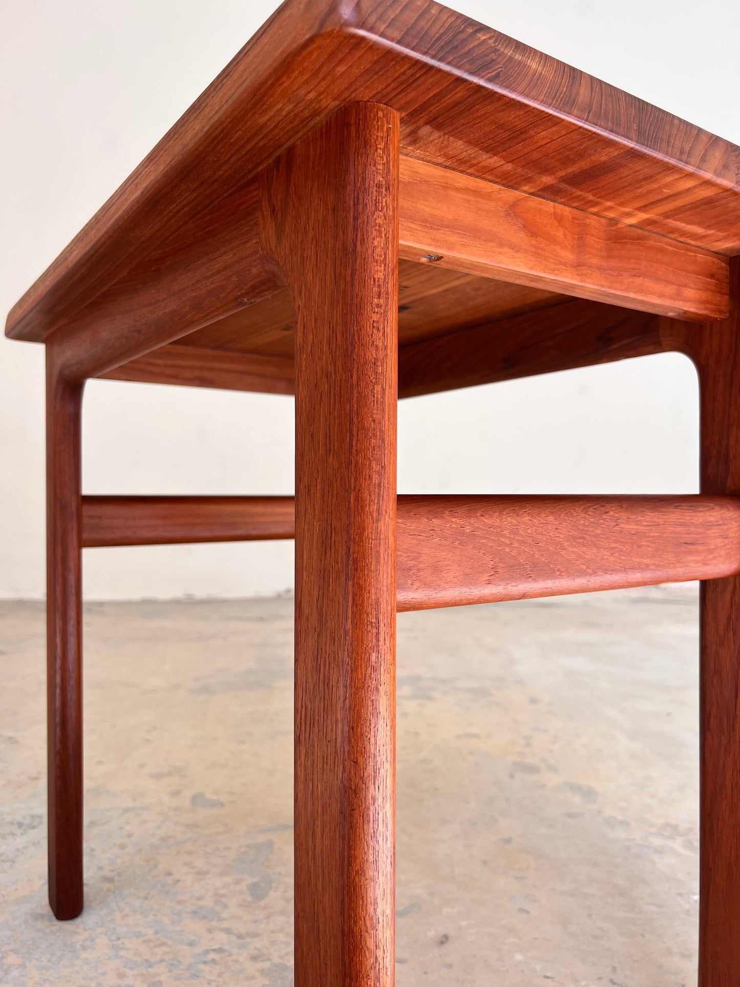 Vintage Beistelltisch Teak von Niels Bach