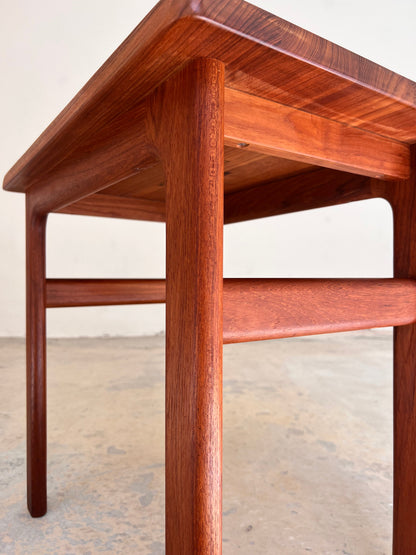 Vintage Beistelltisch Teak von Niels Bach