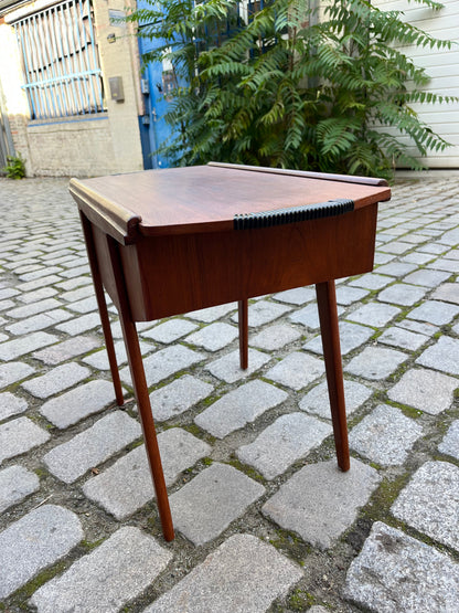 Beistelltisch Nähkasten Teak aus Dänemark