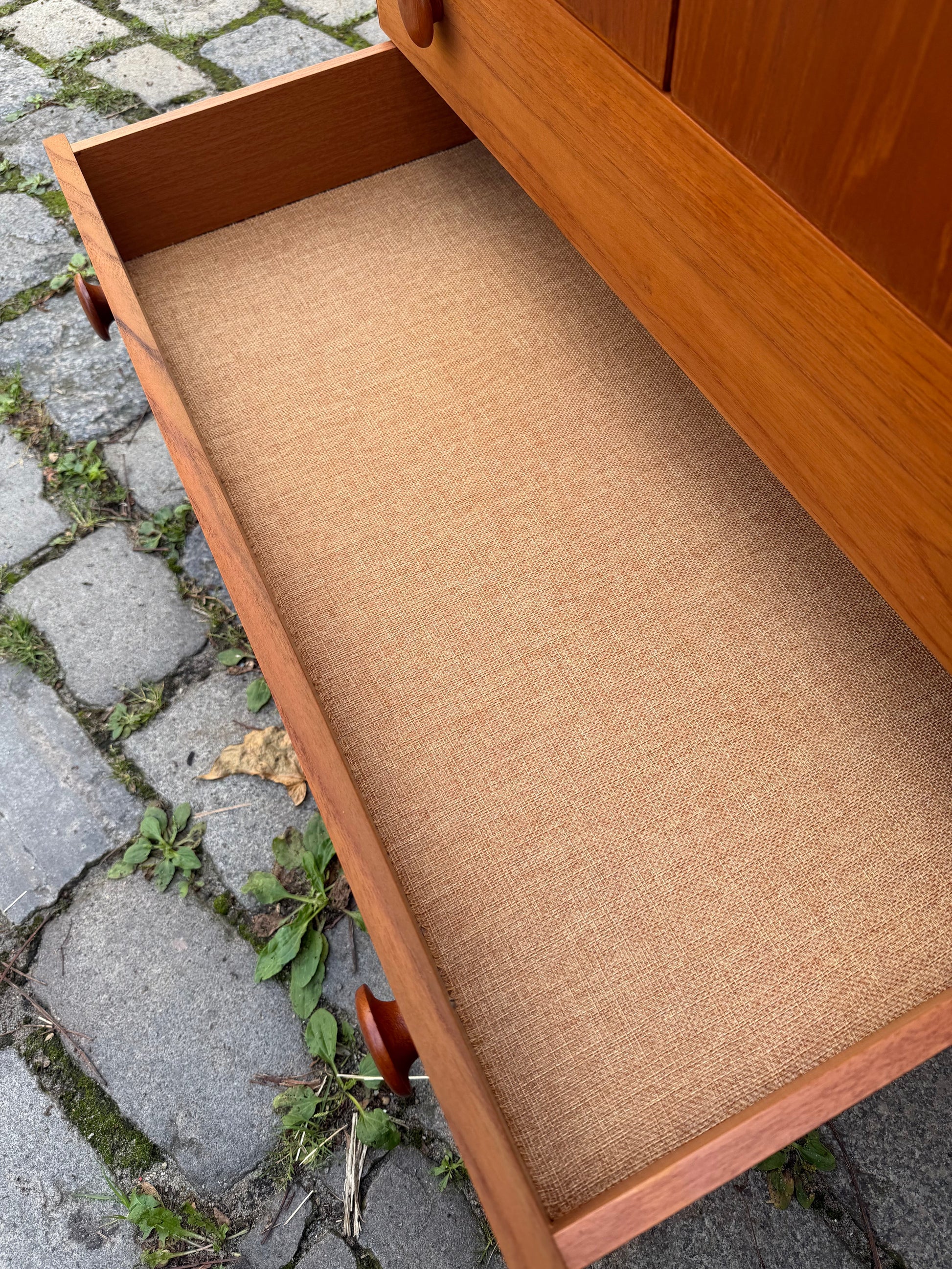 Vintage Kommode Teak mit runden Griffen aus Dänemark