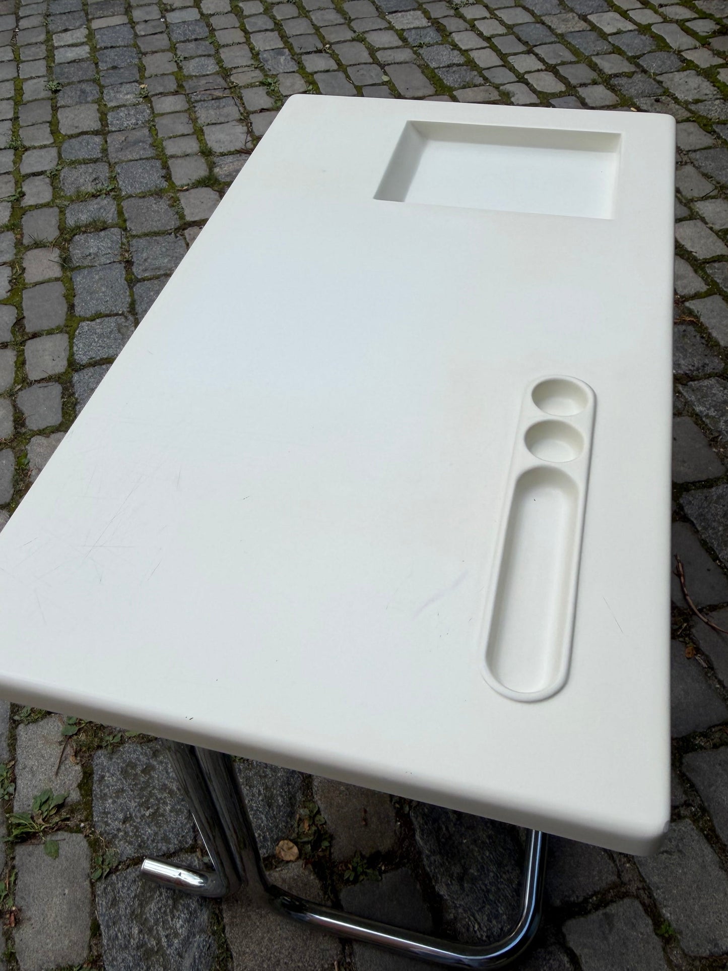 Vintage Schreibtisch Fiberglas und Chrom von 2 INN