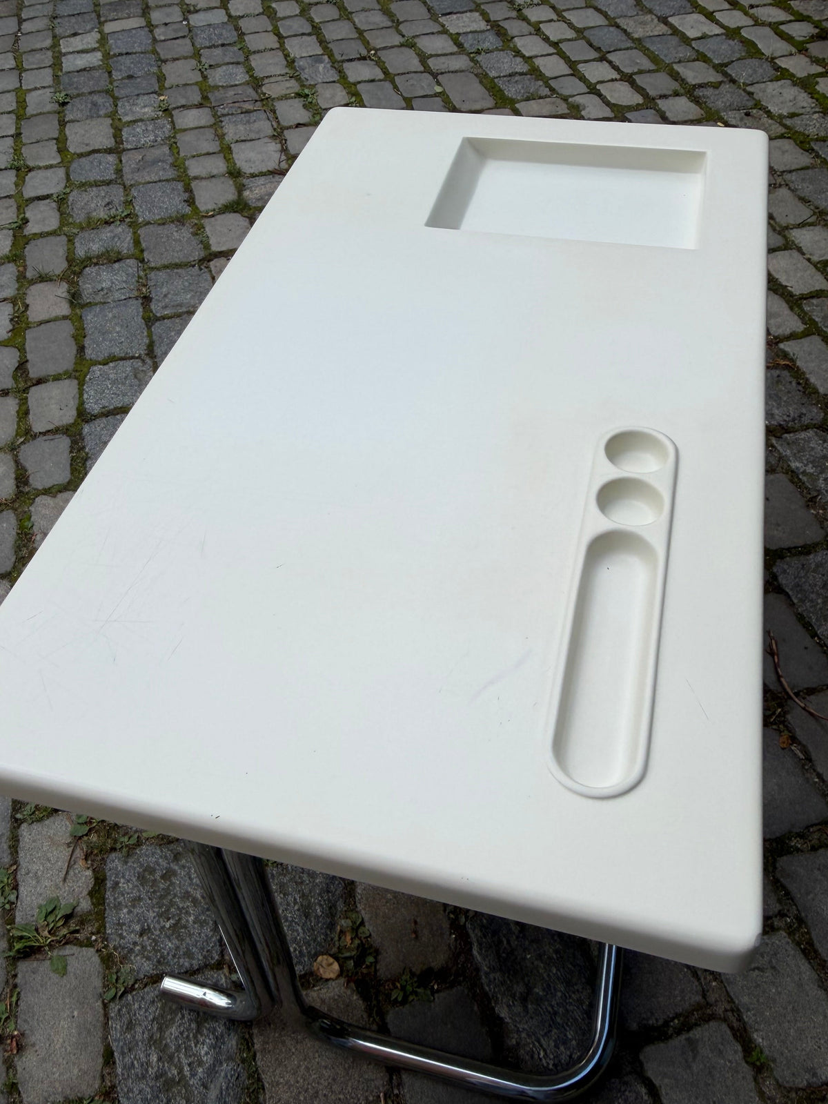 Vintage Schreibtisch Fiberglas und Chrom von 2 INN