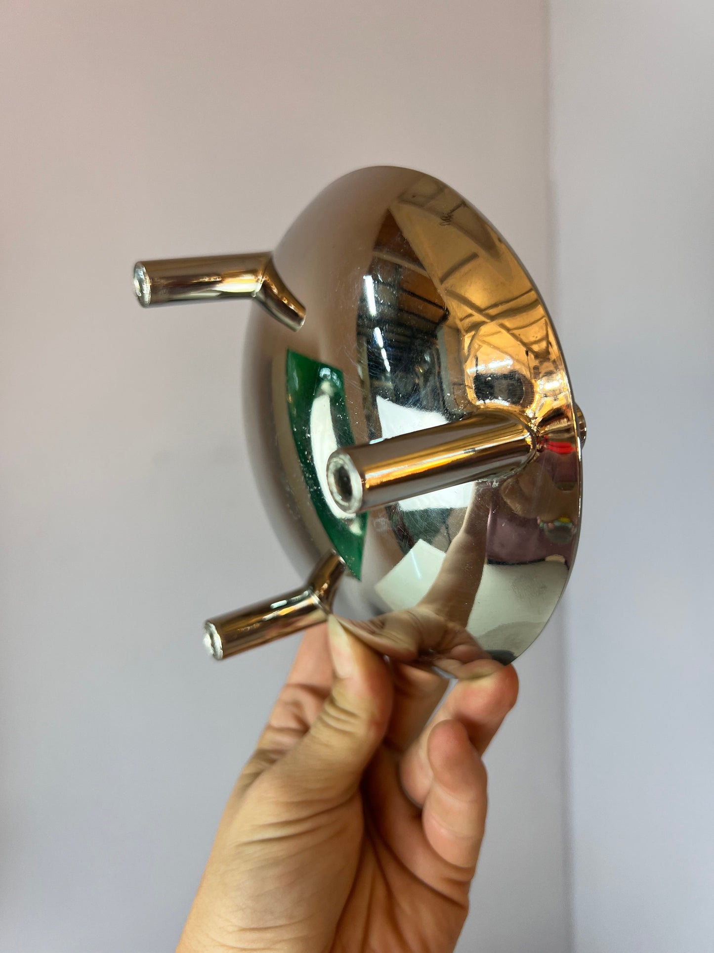 Ashtray made of fabric and nail