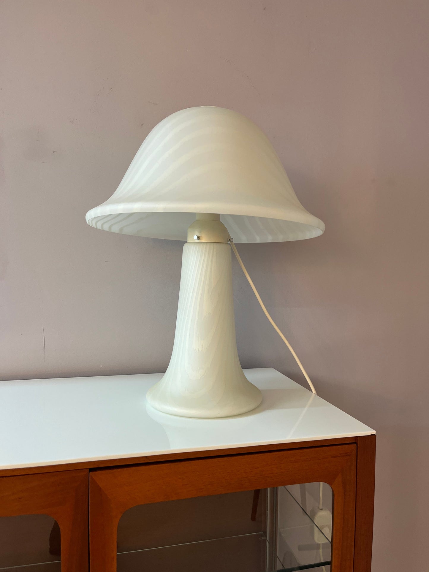 Vintage Pilzlampe von Peill+Putzler weiß Zebramuster