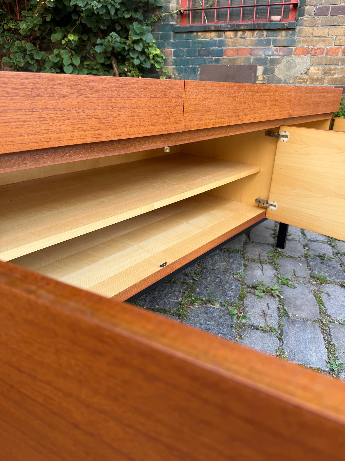 Vintage Sideboard Teak mit Schloss, 240 cm, Mid-Century Modern