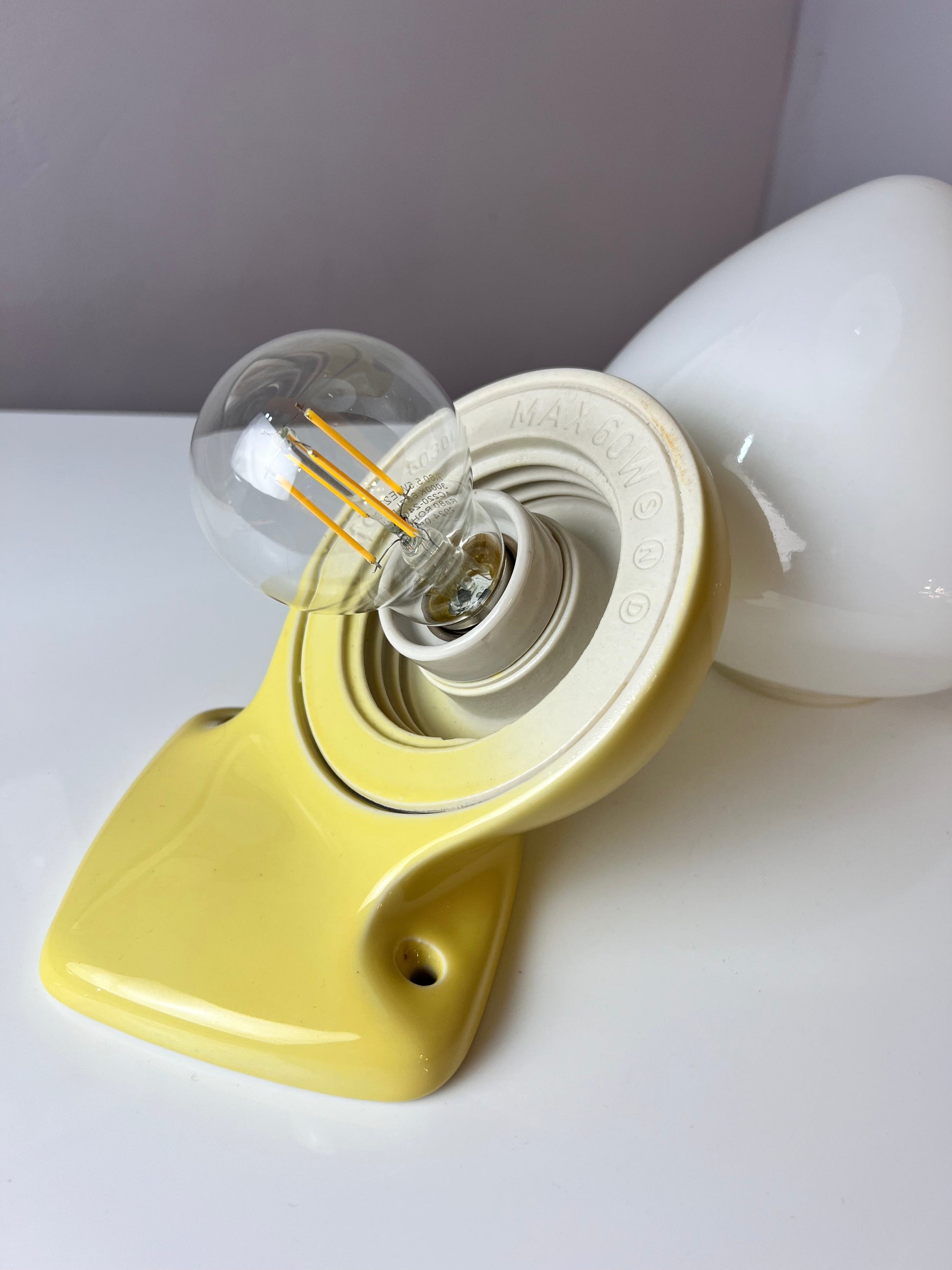 Vintage Wandlampe Modell 6030 gelb von Sigvard Bernadotte für Ifö