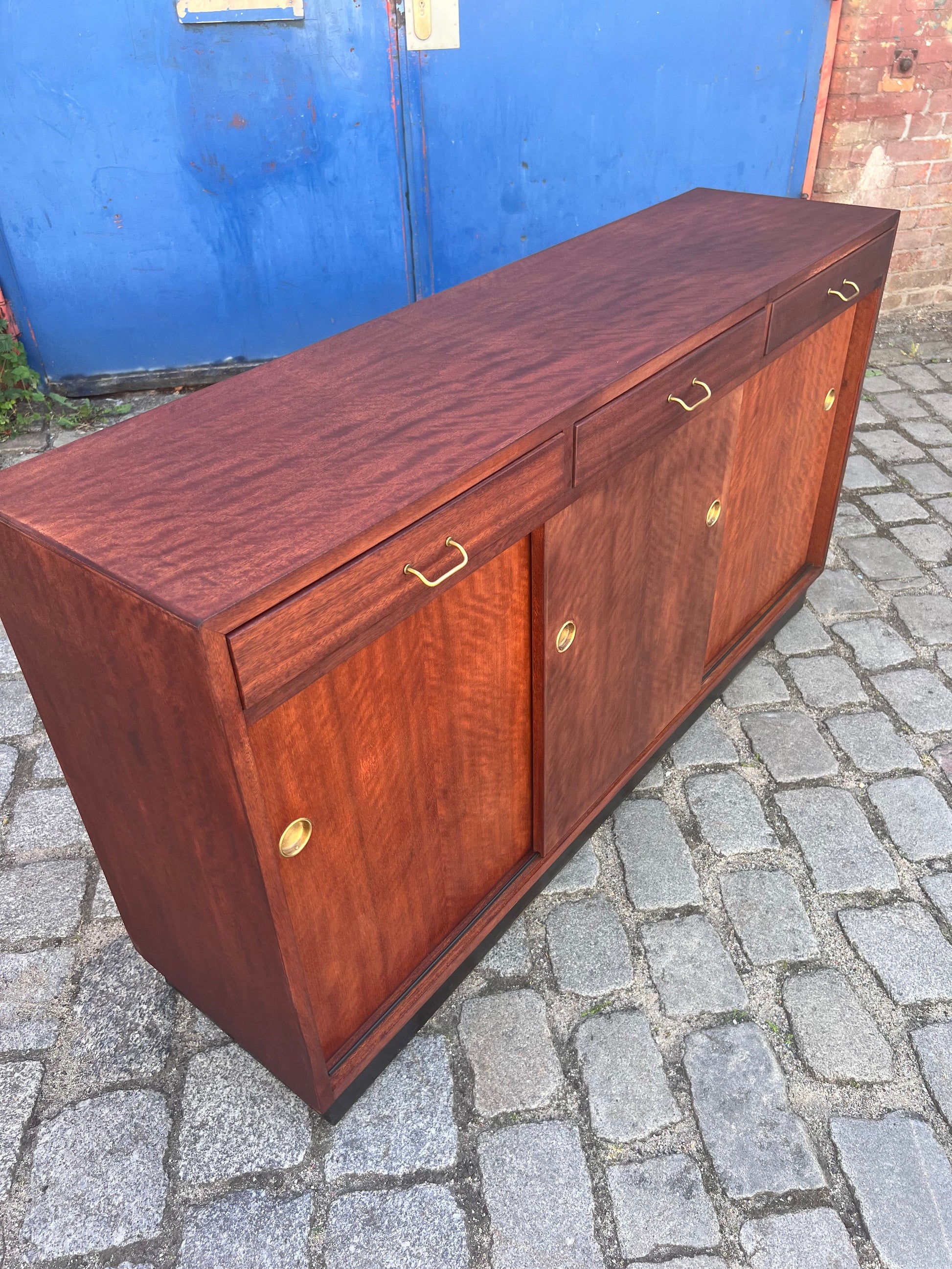 Vintage Schuhschrank Teak mit Messinggriffen aus Dänemark
