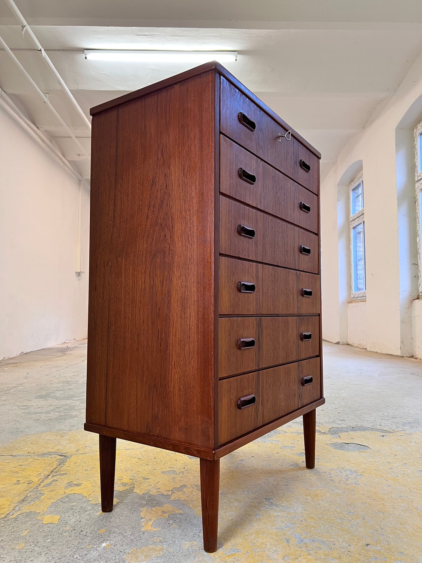 Vintage Kommode Teak mit Schloss aus Dänemark, sechs Schubladen, originale Schlüssel, skandinavisch