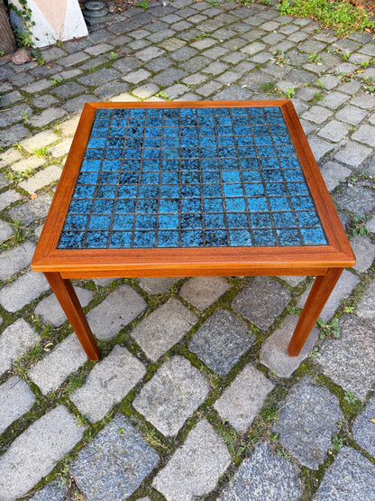 Quadratischer Beistelltisch Teak mit blauen Fliesen, Dänemark