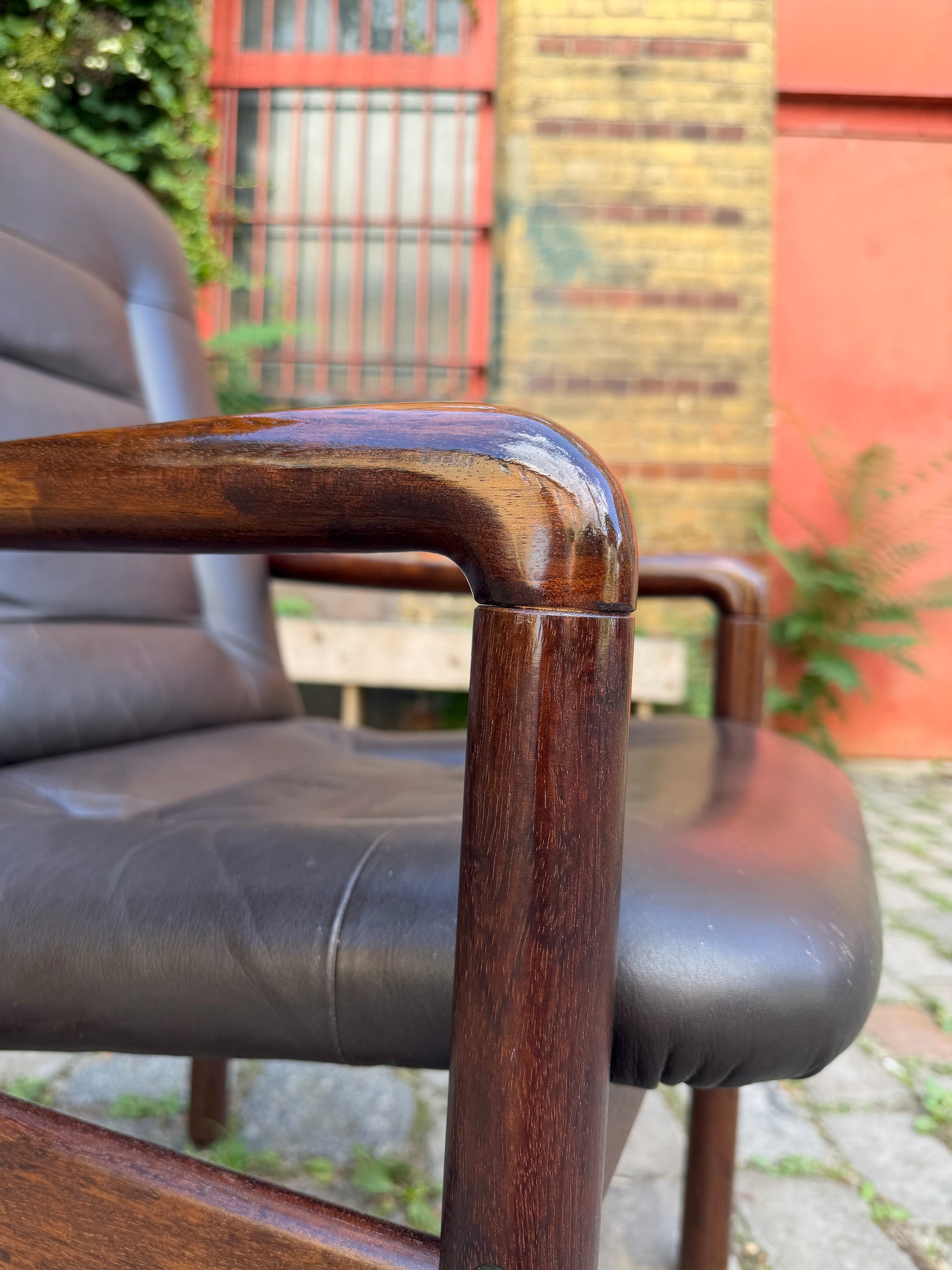 Vintage Sessel Echtleder dunkelbraun von Dyrlund