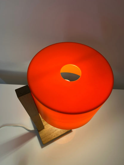 Vintage Schreibtischlampe in Orange und Eiche von Luxus Vittsjö