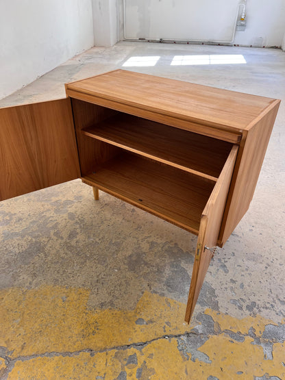 Vintage Schrank mit Auszug von Hellerau