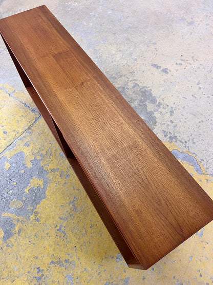 Vintage Regal Teak auf Hairpinlegs von rt Möbel