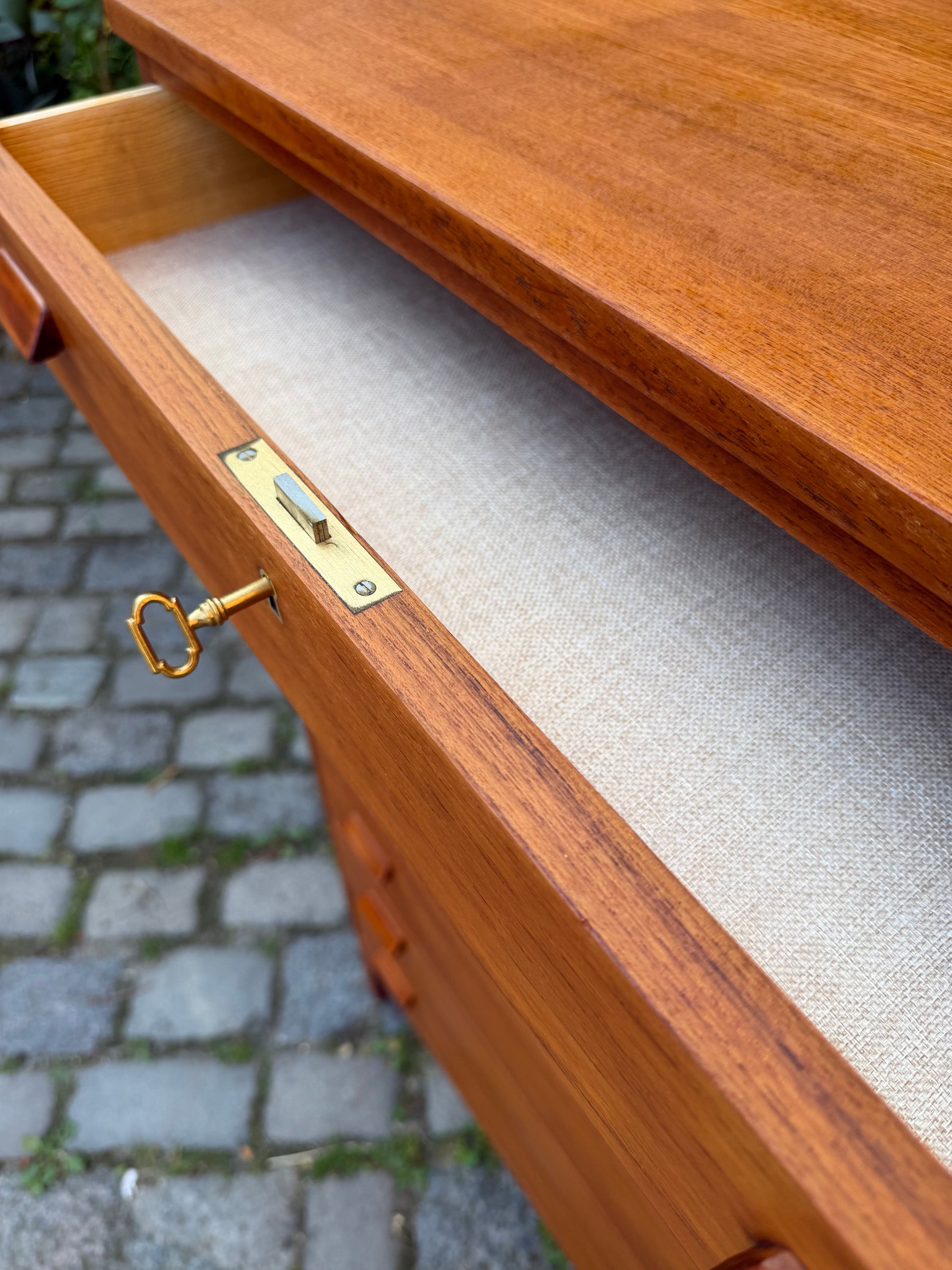 Vintage Tallboy Kommode aus Teak, Dänemark